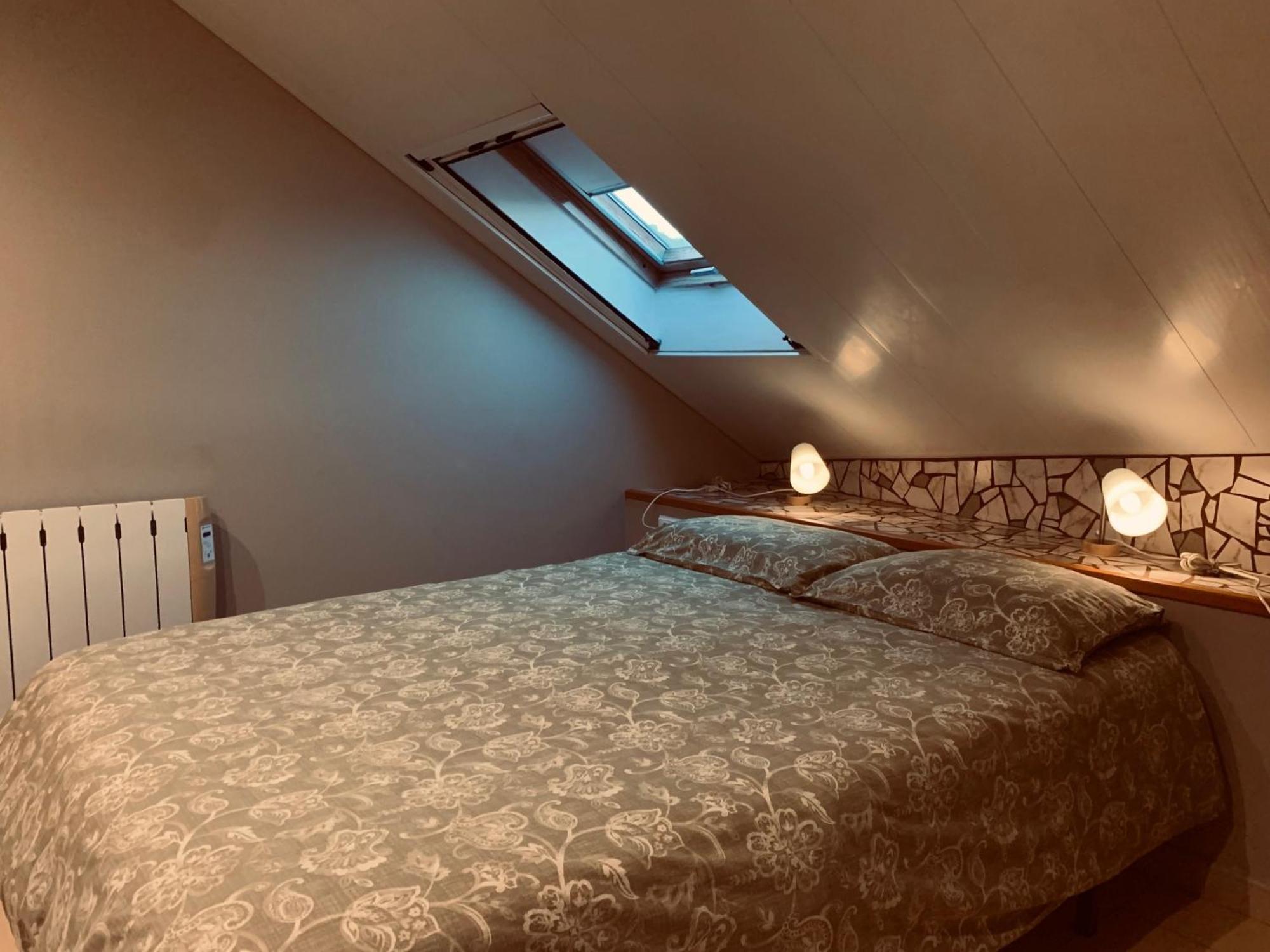 Atico Con Terraza En Graus-Pirineo De Huesca Apartment Luaran gambar